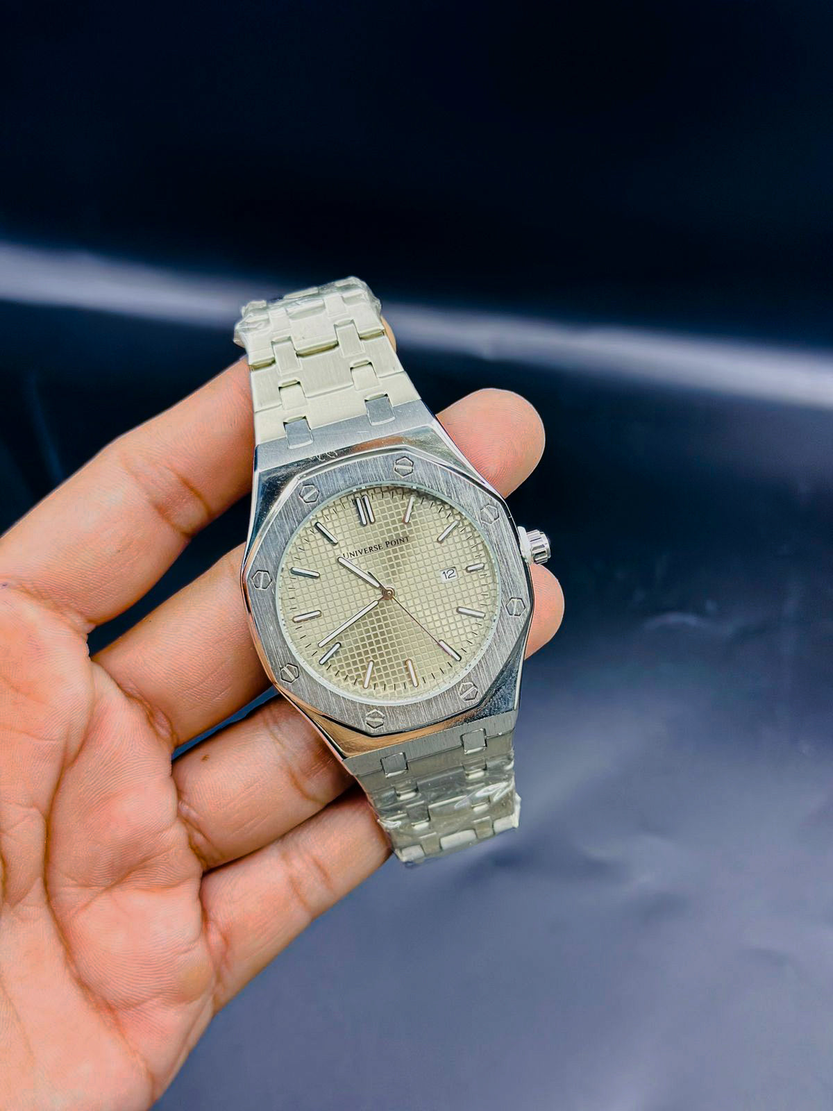 UNIVERSE POINT MEN'S CHAIN WATCH DATE WORKING SHARP ROUND DIAL