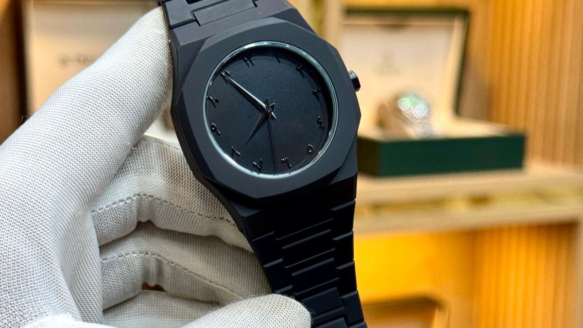 MOST DEMANDING MODEL NEW ARTICLE AURA MODEL SABR WATCH FULL BLACK