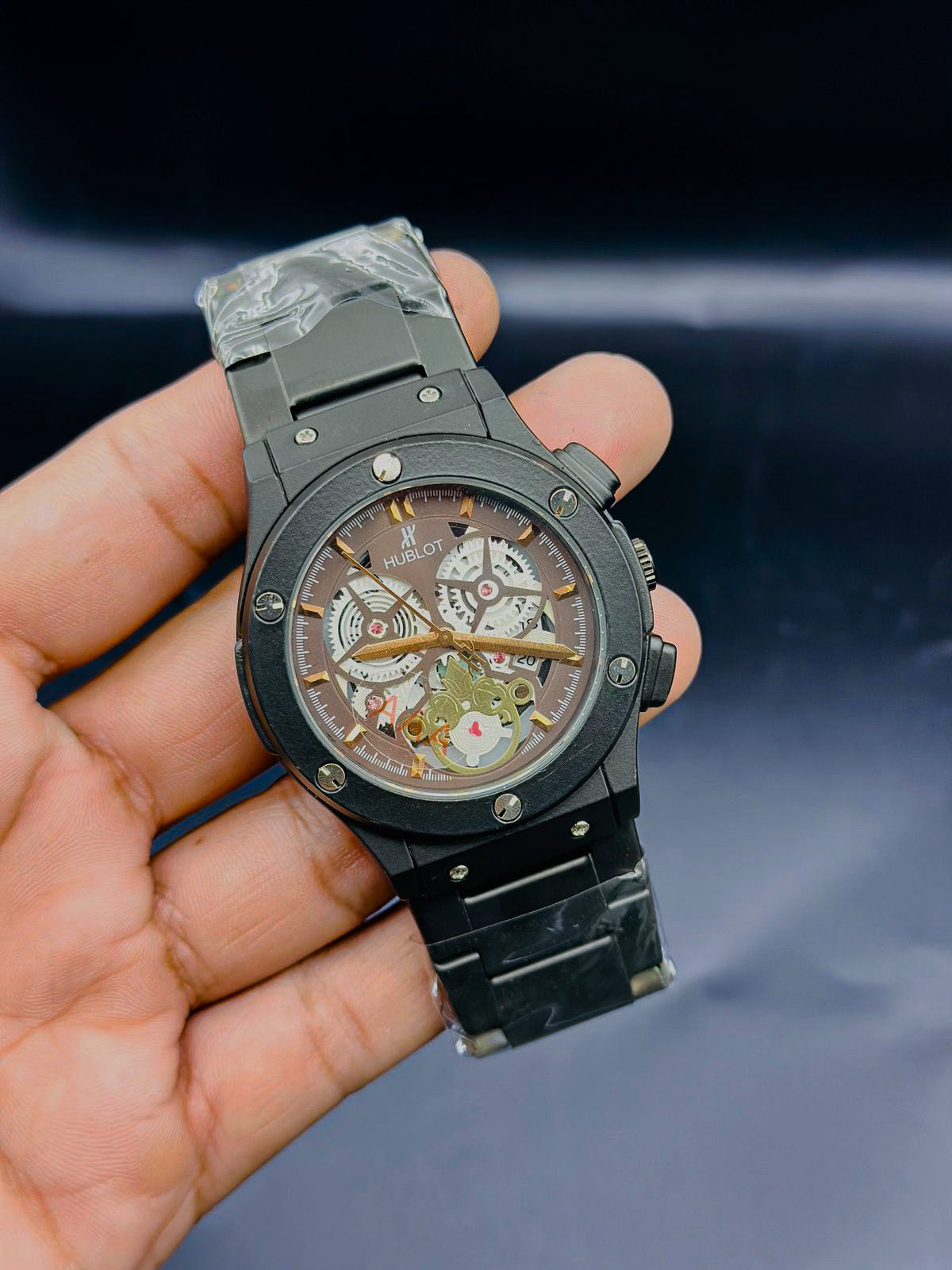 HUBLOT SKELETON GENTS COLLECTION METALLIC CASE WITH DATE