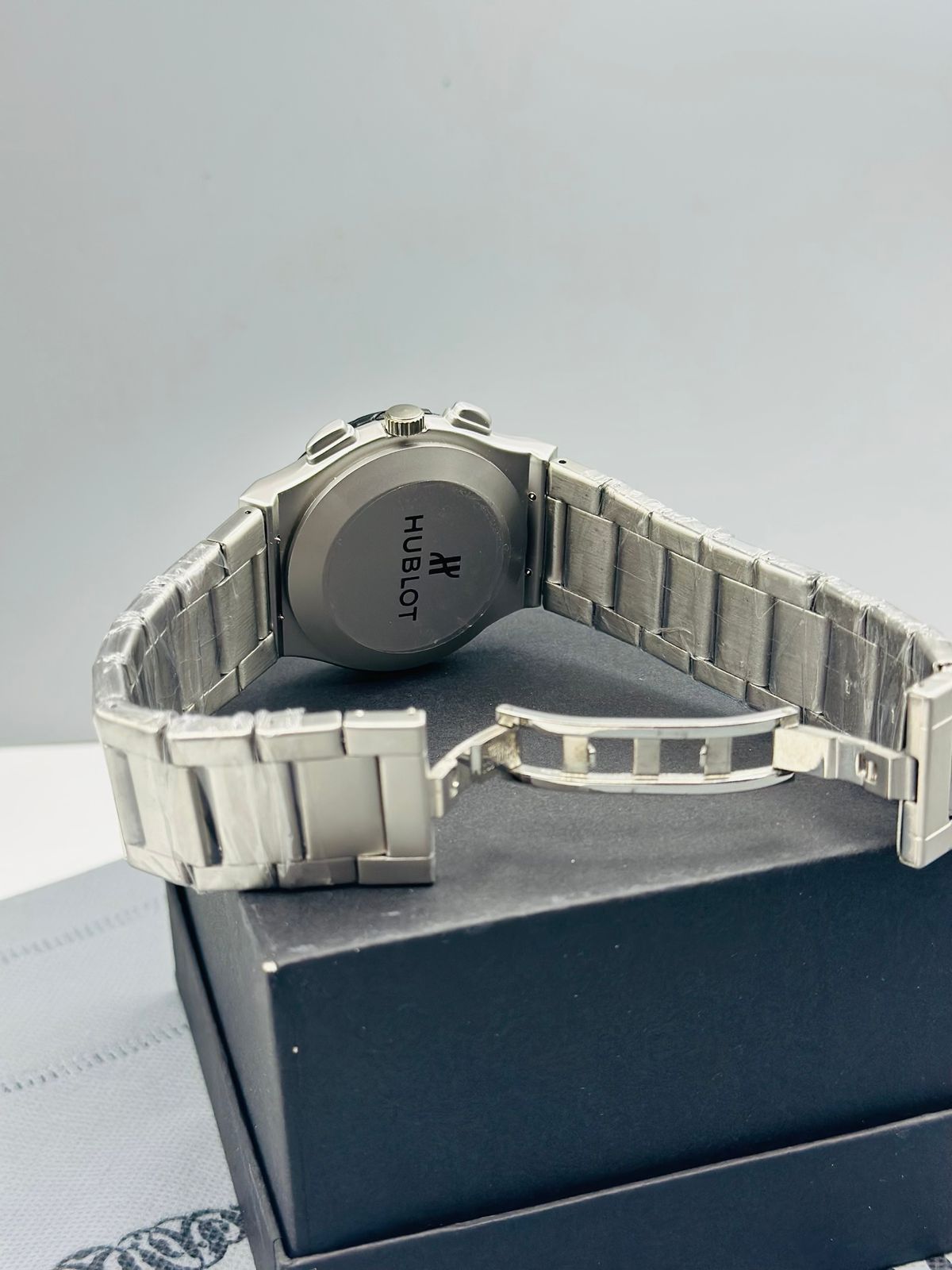 HUBLOT SKELETON GENTS COLLECTION METALLIC CASE WITH DATE